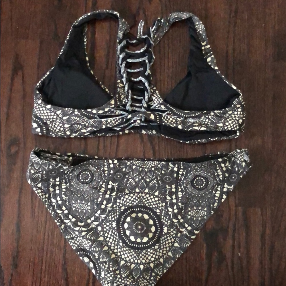 Patterned bikini - Picture 2 of 2